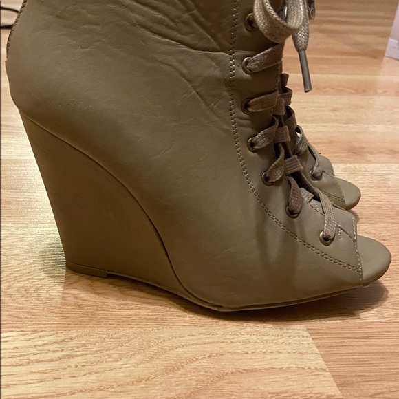 Women’s Ankle booties - Picture 3 of 3